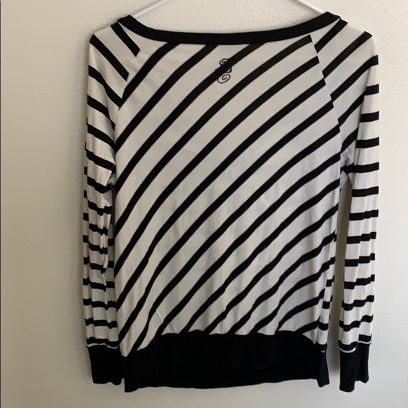 Cute! Juicy Couture pinup style top w/ bow - Picture 3 of 3